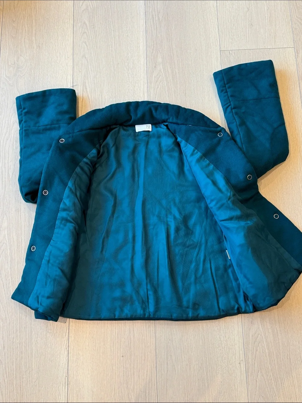 TSE 100% Cashmere Long Sleeved Snap Front Jacket